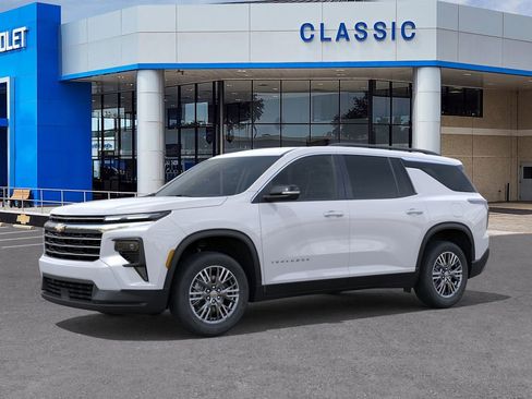 New 2026 Chevrolet Traverse LT image 2