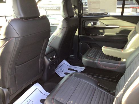 New 2026 Ford Explorer ST-Line w/ ST-Line Street Pack image 15