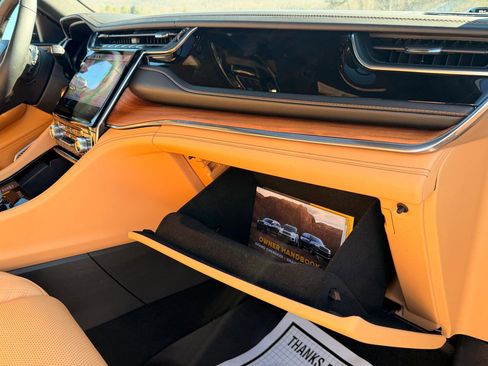 Used 2025 Jeep Grand Cherokee Summit image 25