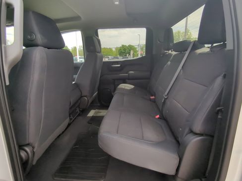 Used 2019 Chevrolet Silverado 1500 Custom w/ Custom Value Package AWD/4WD image 8