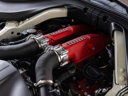 Used 2020 Ferrari Portofino RWD image 56