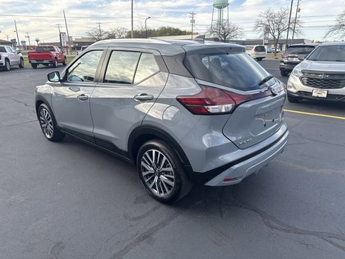 Used 2024 Nissan Kicks SV image 5