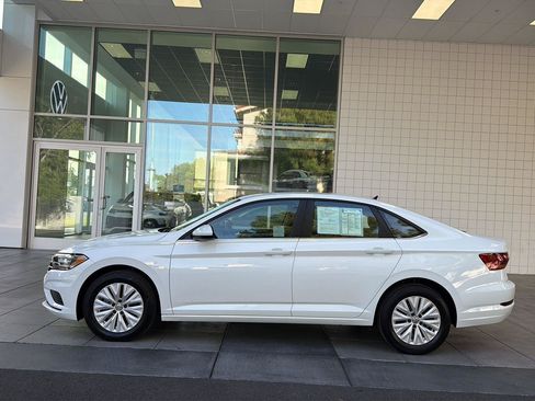 Used 2019 Volkswagen Jetta S w/ Driver Assistance Package FWD image 2