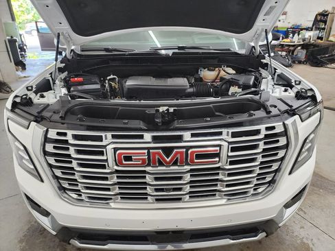 Used 2025 GMC Yukon Denali AWD/4WD image 39