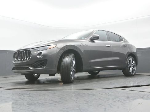 Used 2023 Maserati Levante GT AWD/4WD image 28