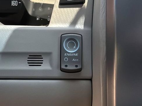 Used 2006 Cadillac XLR V RWD image 29