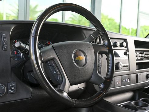 Used 2022 Chevrolet Express 3500 Extended w/ Driver Convenience Package RWD image 20
