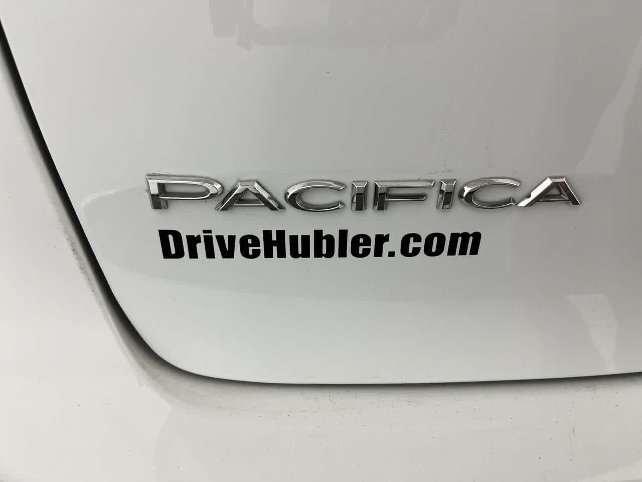 Used 2025 Chrysler Pacifica Select FWD image 11