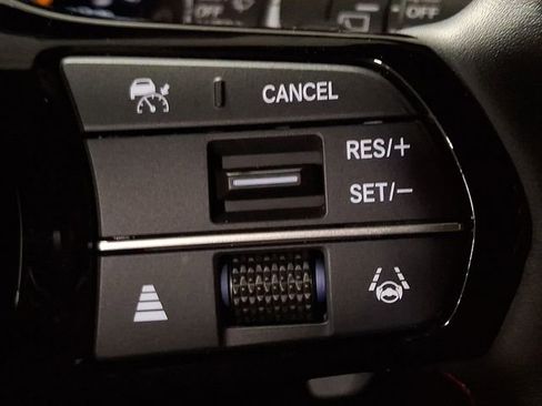 Used 2025 Honda Pilot Black Edition image 23