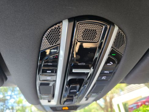 Used 2022 Porsche Cayenne Platinum Edition w/ Premium Package Plus image 20