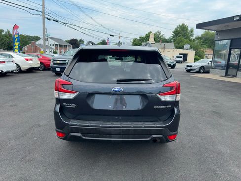 Used 2019 Subaru Forester Premium image 5