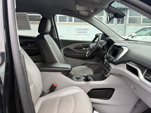 Used 2023 GMC Terrain SLT image 20
