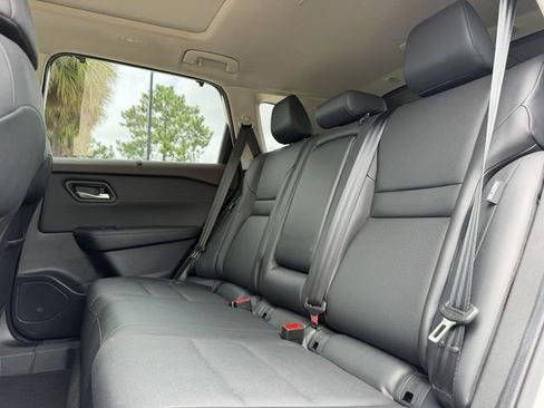 Used 2022 Nissan Rogue SV w/ SV Premium Package AWD/4WD image 26