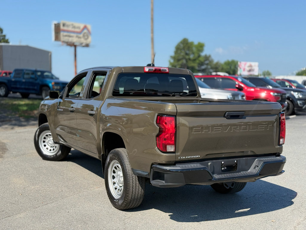 Used 2023 Chevrolet Colorado W/T RWD image 5