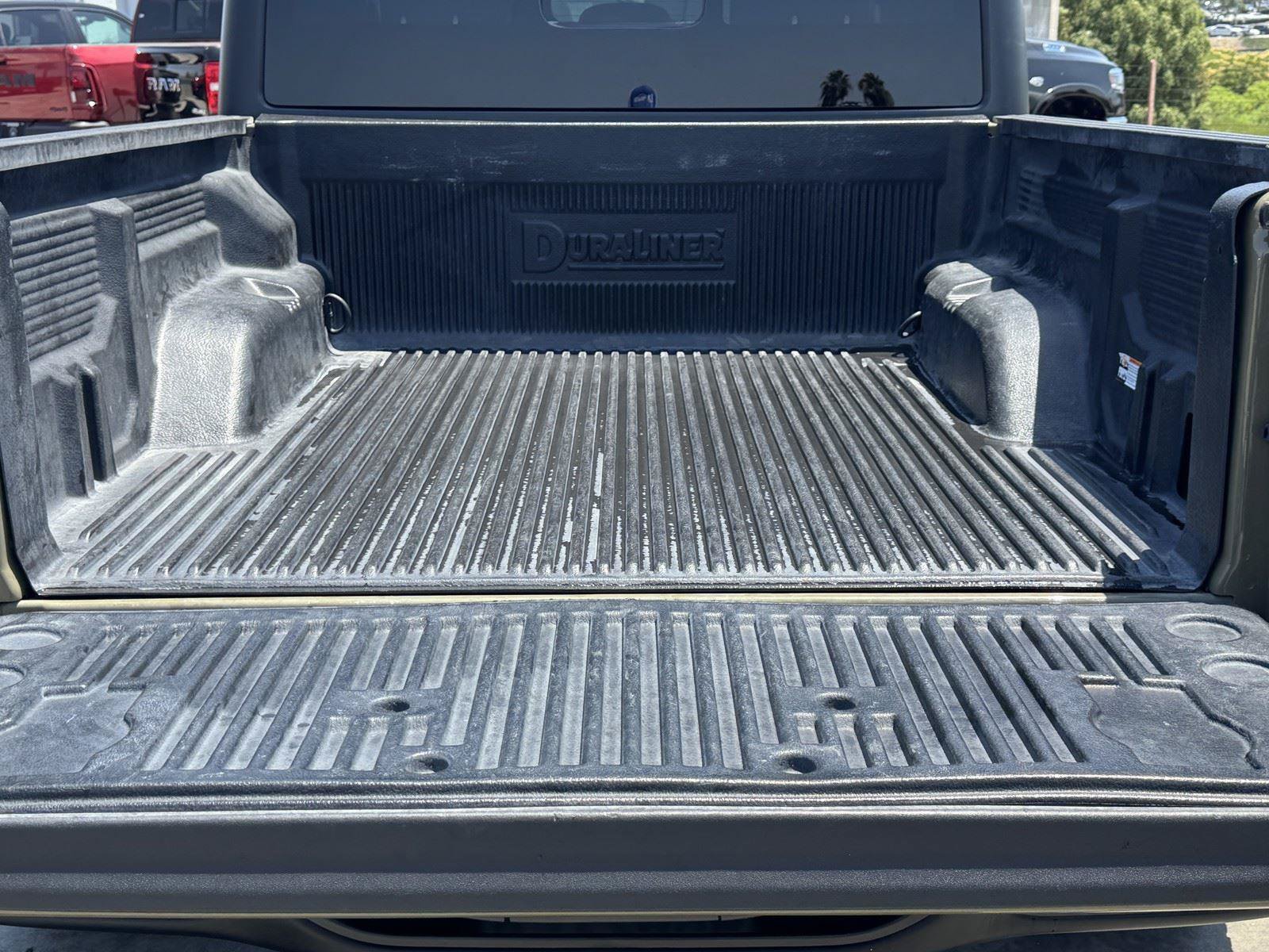 Used 2026 Jeep Gladiator Rubicon AWD/4WD image 14