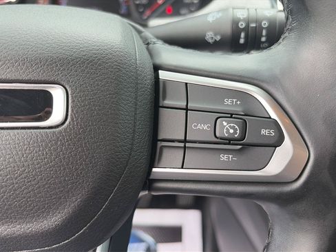Used 2022 Jeep Compass Latitude w/ Sun and Sound Group AWD/4WD image 17