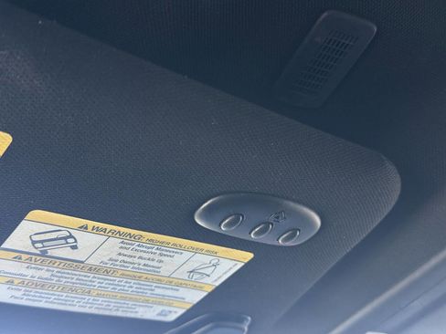 Used 2017 Ford Explorer Limited image 31