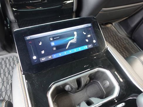 Used 2023 Jeep Grand Wagoneer Series III w/ HD Trailer Tow Package AWD/4WD image 28