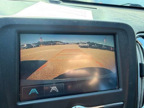 Used 2017 Chevrolet Malibu LT FWD image 13