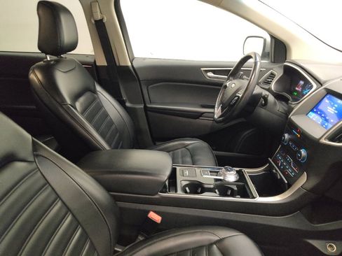 Used 2020 Ford Edge SEL image 21