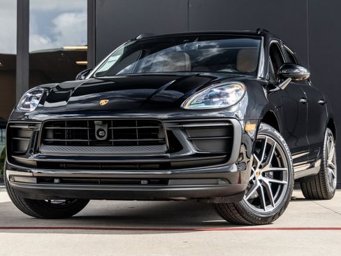 Used 2025 Porsche Macan image 1