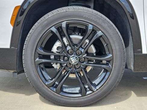 Used 2025 Buick Enclave Sport Touring w/ Power Package image 12