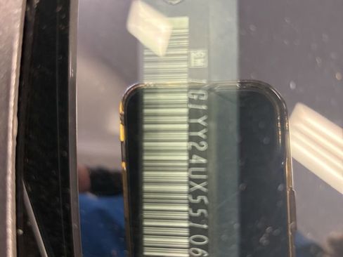 Used 2005 Chevrolet Corvette Coupe w/ Preferred Equipment Group RWD image 4