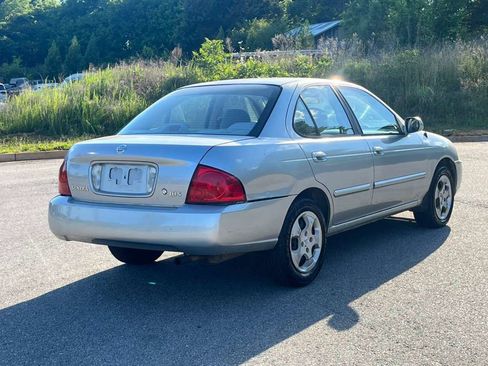 Used 2004 Nissan Sentra S w/ Road Trip Pkg FWD image 19