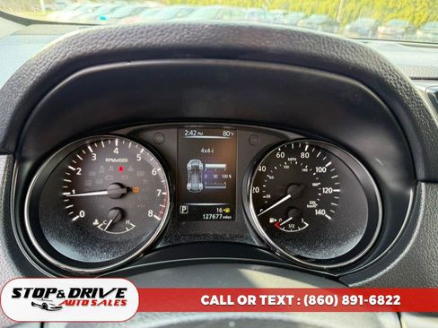 Used 2017 Nissan Rogue S image 15