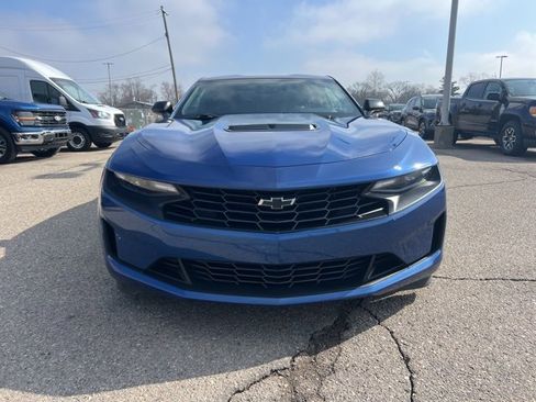 Used 2020 Chevrolet Camaro LT w/ Technology Package image 2