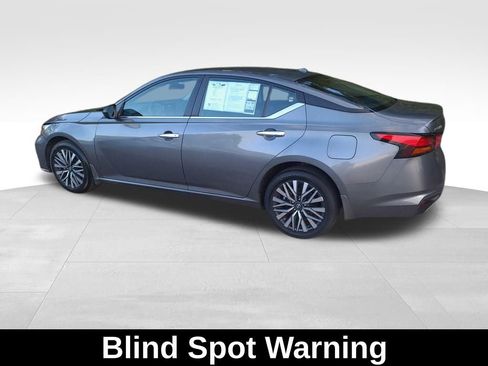 Used 2024 Nissan Altima 2.5 SV image 4