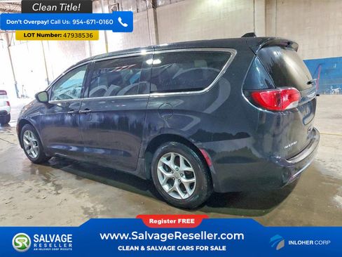 Used 2018 Chrysler Pacifica Touring Plus w/ Tire & Wheel Group image 3