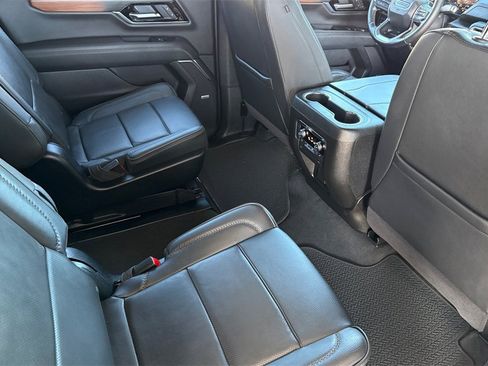 Used 2025 GMC Yukon XL Denali image 24