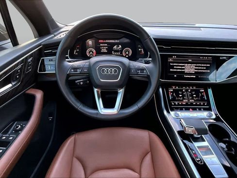 Used 2023 Audi Q7 3.0T Prestige AWD/4WD image 6