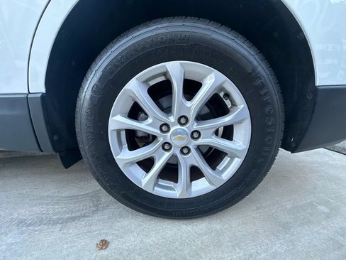 Used 2018 Chevrolet Equinox LT FWD image 30