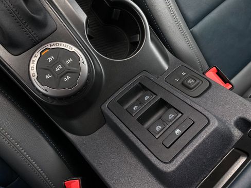 Used 2023 Ford Bronco Outer Banks image 21