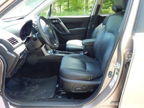 Used 2015 Subaru Forester 2.5i Touring w/ Eyesight & Navigation System AWD/4WD image 10