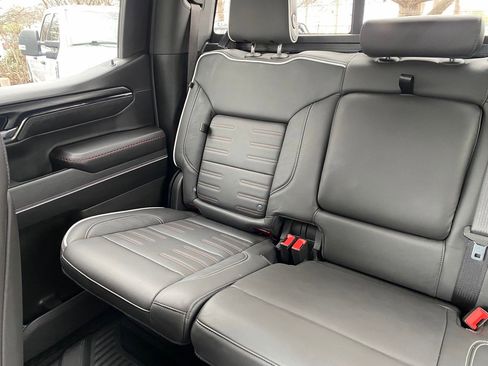 Used 2025 GMC Sierra 1500 AT4X image 19