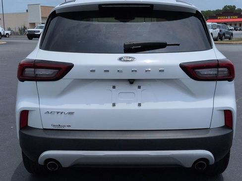Certified 2023 Ford Escape Active w/ Cold Weather Package FWD image 5