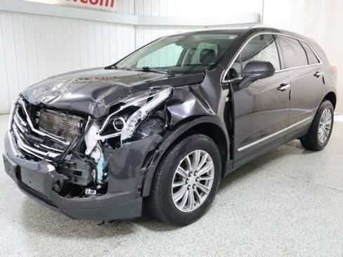 Used 2017 Cadillac XT5 Luxury w/ Driver Awareness Package image 2