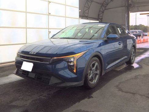 Used 2025 Kia K4 FWD image 2
