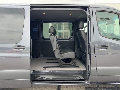 Used 2024 Mercedes-Benz Sprinter 2500 image 13