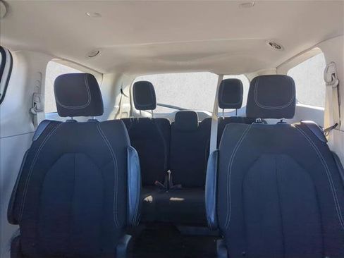 Used 2023 Chrysler Voyager LX image 20