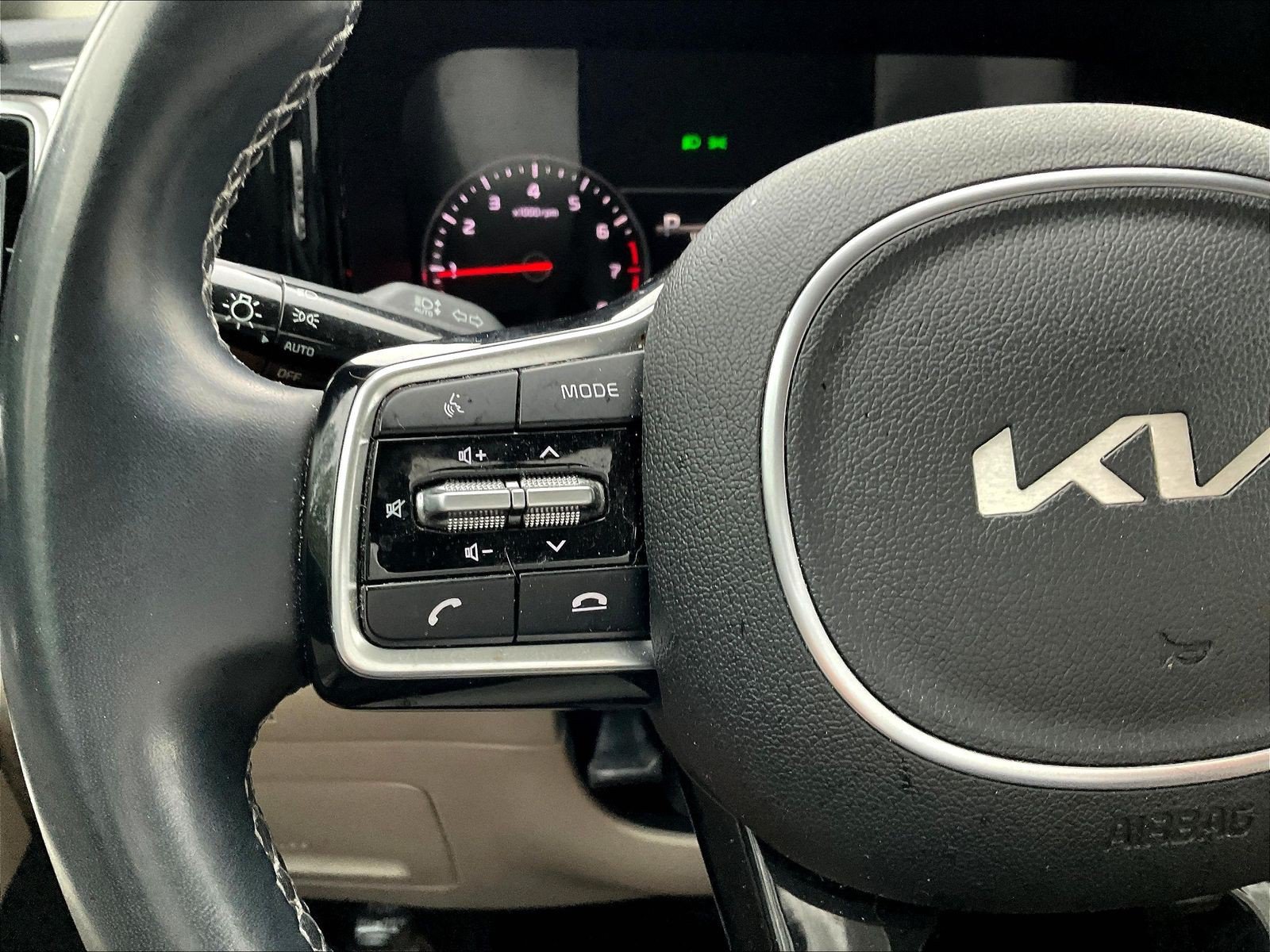 Used 2023 Kia Sorento S w/ Panoramic Sunroof Package FWD image 11