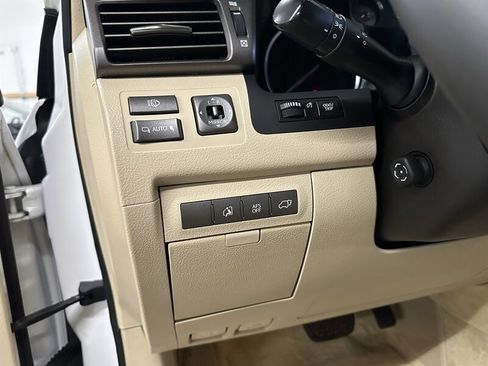 Used 2010 Lexus LX 570 4WD image 28