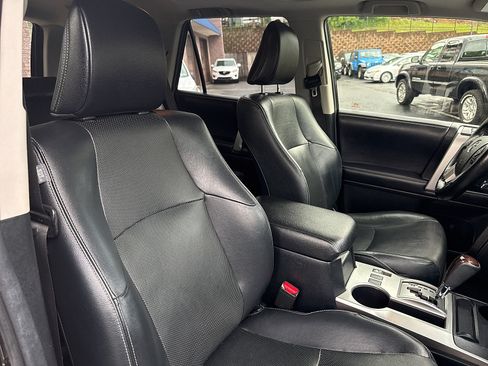 Used 2018 Toyota 4Runner Limited AWD/4WD image 44
