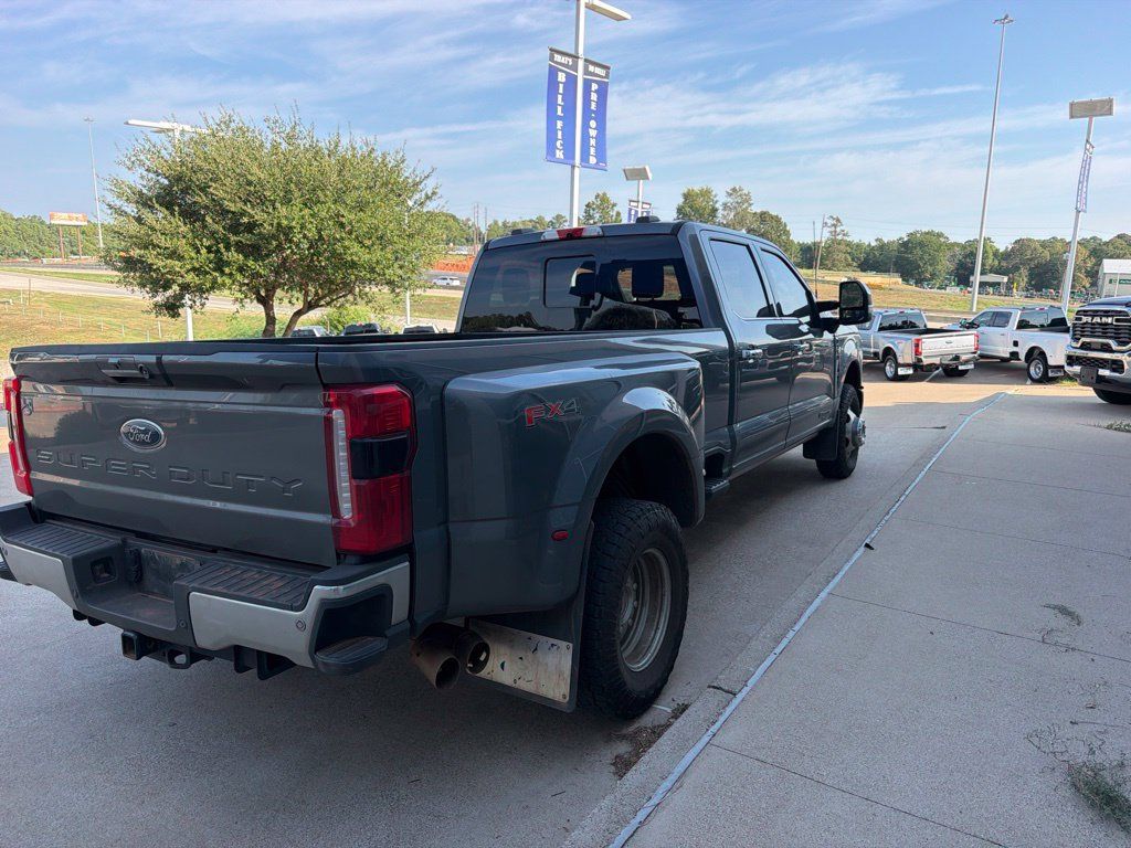 Used 2023 Ford F350 Lariat w/ Lariat Ultimate Package AWD/4WD image 5