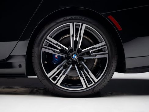 Used 2023 BMW i7 xDrive60 w/ Executive Package 2 image 21