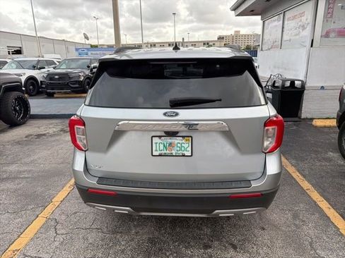 Used 2023 Ford Explorer XLT w/ Equipment Group 202A image 5