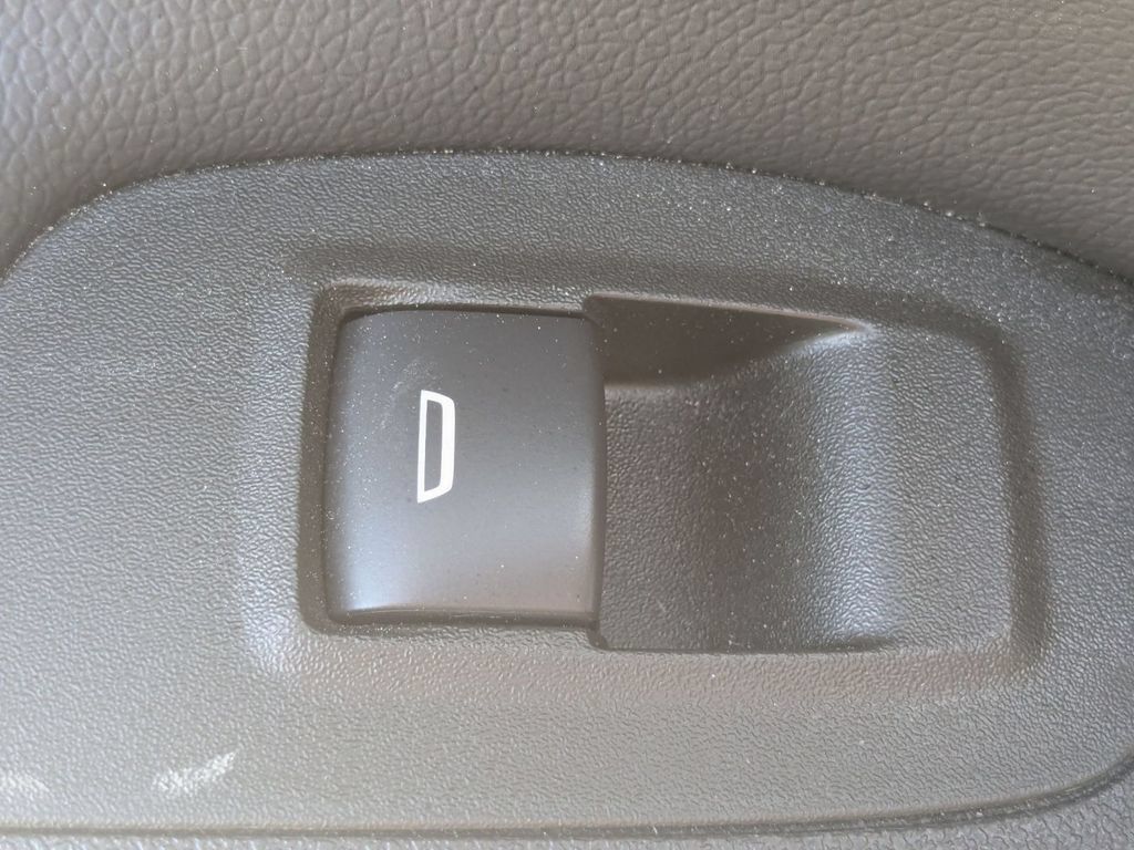 Used 2024 Chevrolet Equinox LT AWD/4WD image 26